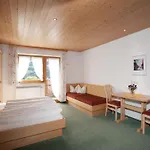 In Near Hiking Trails Holiday home